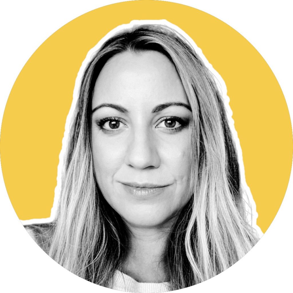 Antonia - Finance Expert